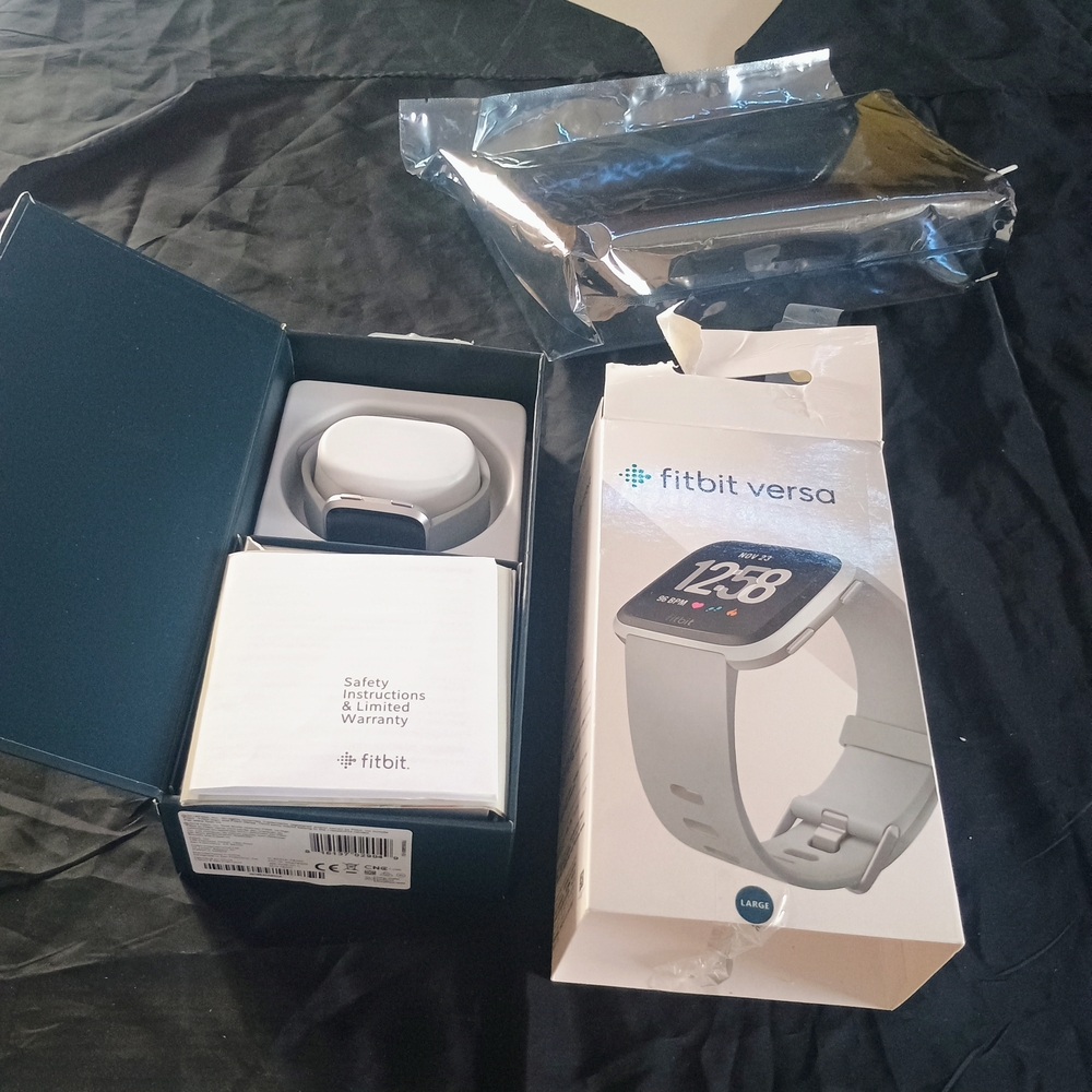 Fitbit Versa Smartwatch